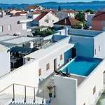 Lena Luxury * Zadar