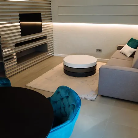 Lena Luxury Apartament *