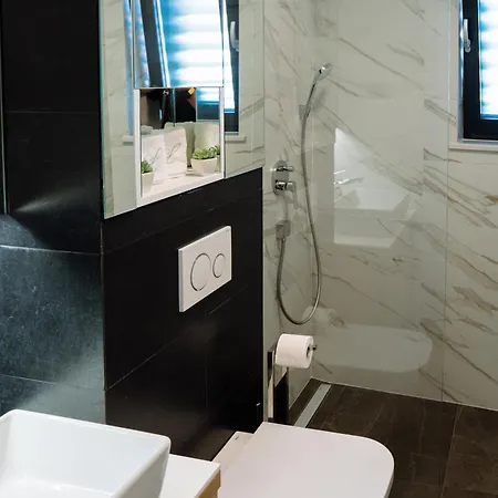 Lena Luxury Apartment