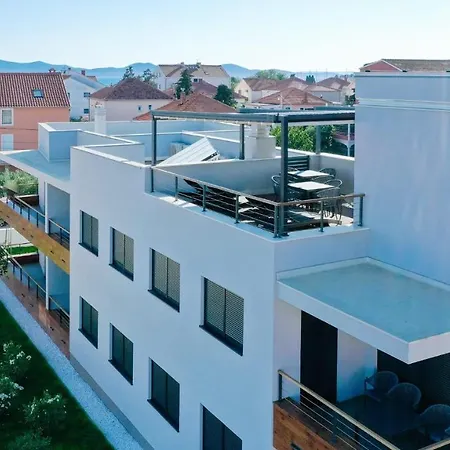 Lena Luxury * Задар