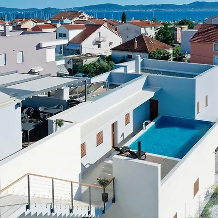 Lena Luxury * Задар