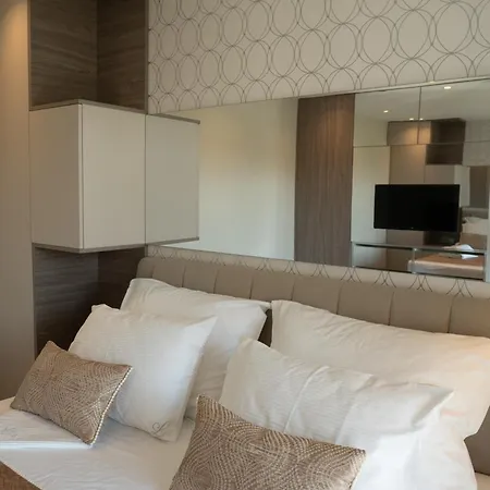 Lena Luxury Апартаменти Задар