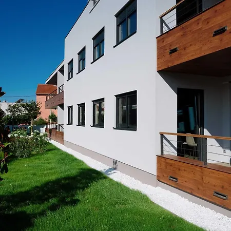 Lena Luxury Апартаменти *