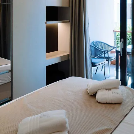 Lena Luxury Апартаменти