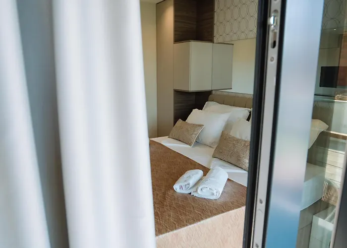 Lena Luxury Apartment